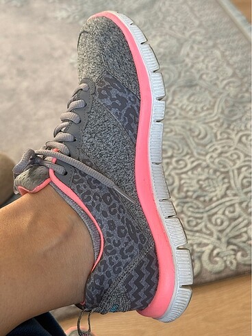 37 Beden gri Renk Skechers spor ayakkabı