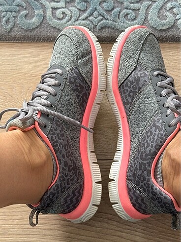 Skechers spor ayakkabı
