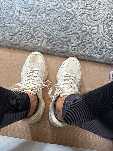 38 Beden beyaz Renk Bershka spor ayakkabı