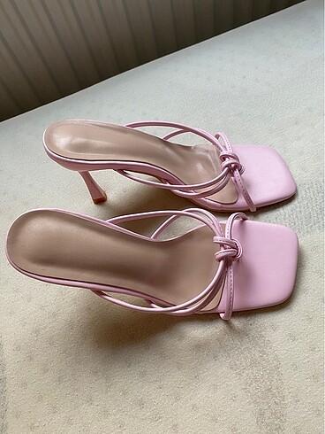 Pembe topuklu terlik