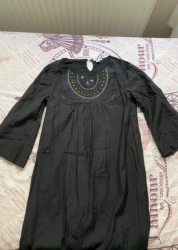 Nakışlı Siyah Orta Boy Elbise
