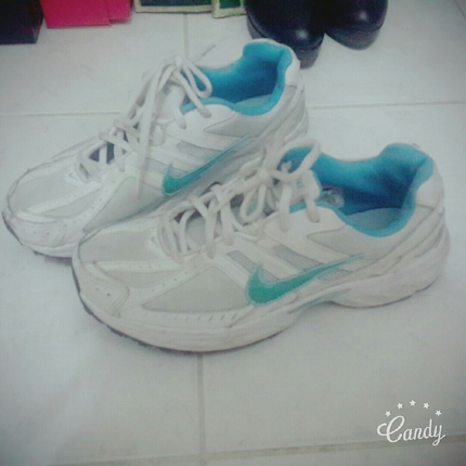 Nike spor ayakkabi