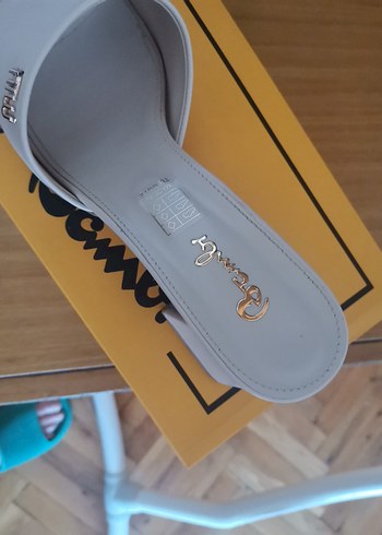 Bambi Parlak bej topuklu terlik - Görsel 5