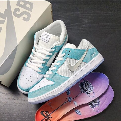 Nike SB Dunk Low April Skateboard
