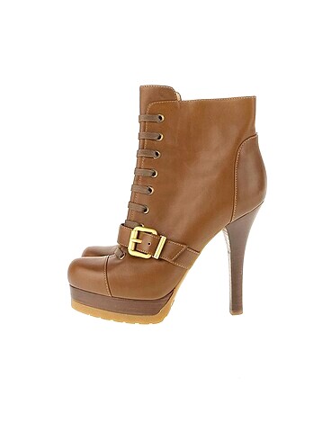 Fendi Bot %70 İndirimli.