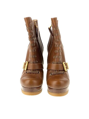 37 Beden Fendi Bot %70 İndirimli.