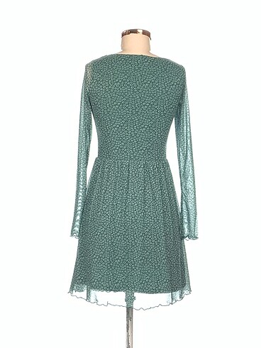 s Beden H&M Kısa Elbise %70 İndirimli.