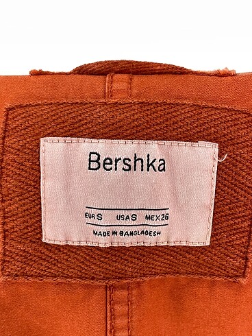 s Beden çeşitli Renk Bershka Trenchcoat %70 İndirimli.