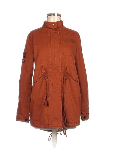 Bershka Trenchcoat %70 İndirimli.