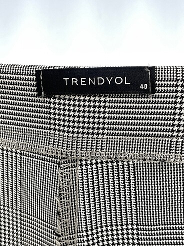 40 Beden çeşitli Renk Trendyol & Milla Düz Kesim %70 İndirimli.