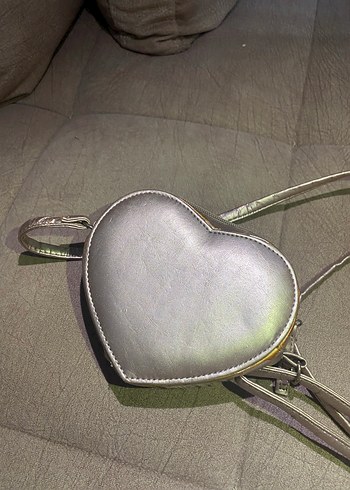 Krem Renkli Kalp Şeklinde Peluş Çanta - Görsel 3