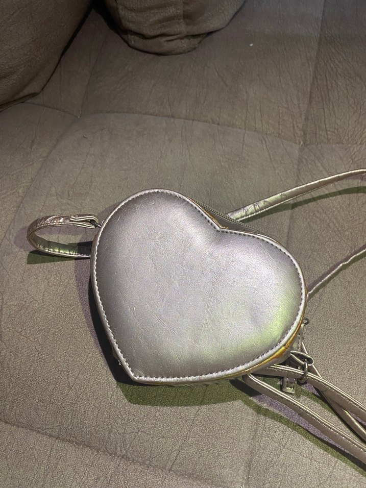 Krem Renkli Kalp Şeklinde Peluş Çanta - Görsel 3