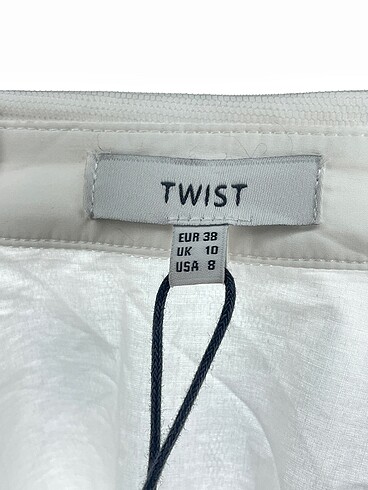 38 Beden beyaz Renk Twist Gömlek %70 İndirimli.