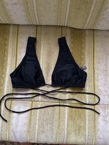 Bağlama detaylı siyah bikini üstü