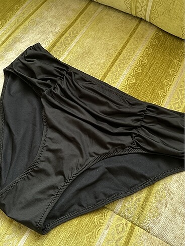 Suwen Suwen siyah bikini altı