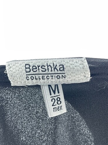 m Beden siyah Renk Bershka Kısa Elbise %70 İndirimli.