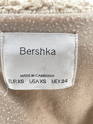 xs Beden çeşitli Renk Bershka Bomber %70 İndirimli.
