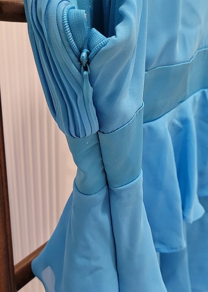 Mavi Mini Genç Kız Elbisesi Gül Detaylı - Görsel 4