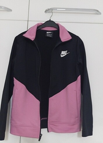 Nike orjinal kız çocuk 8- 9-10 yaş sweatshirt 