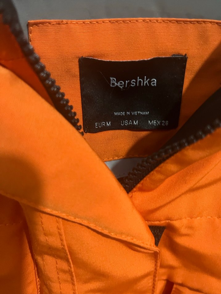 Turuncu Kapüşonlu Düğmeli Kadın mont - Görsel 3