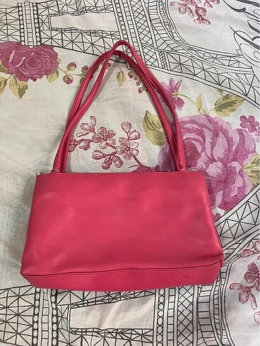 Pembe kol çantası