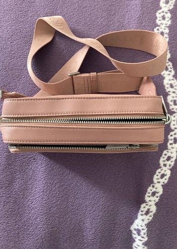 Calvin Klein Pudra pembesi Deri Kadın çanta  Ebatları. 22 x14x6 - Görsel 3