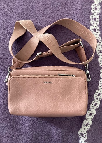 Calvin Klein Pudra pembesi Deri Kadın çanta  Ebatları. 22 x14x6 - Görsel 4