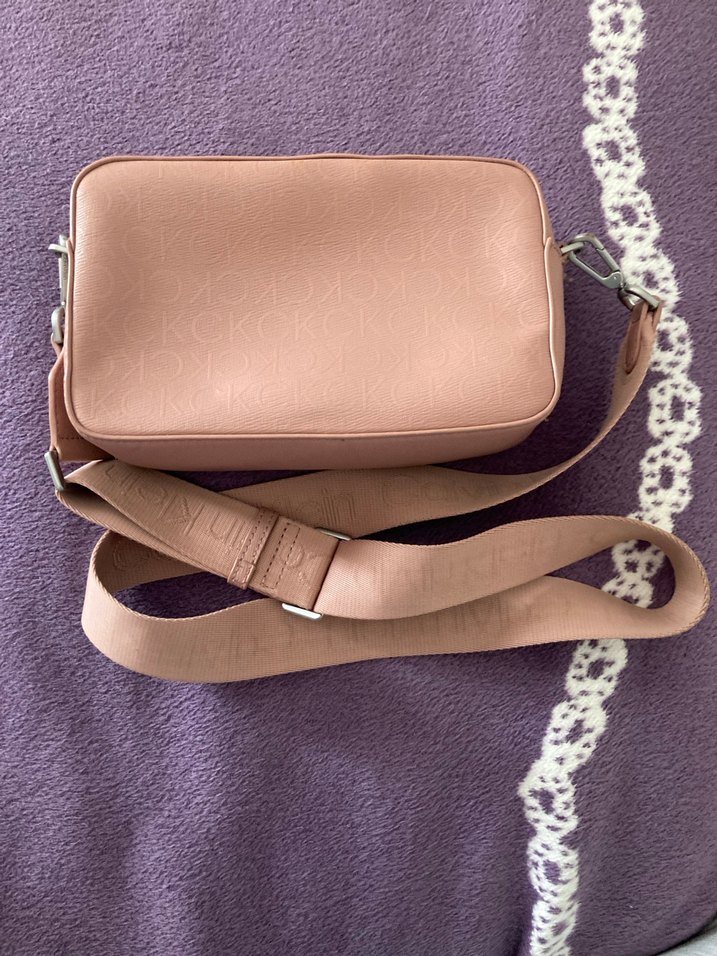 Calvin Klein Pudra pembesi Deri Kadın çanta  Ebatları. 22 x14x6 - Görsel 2