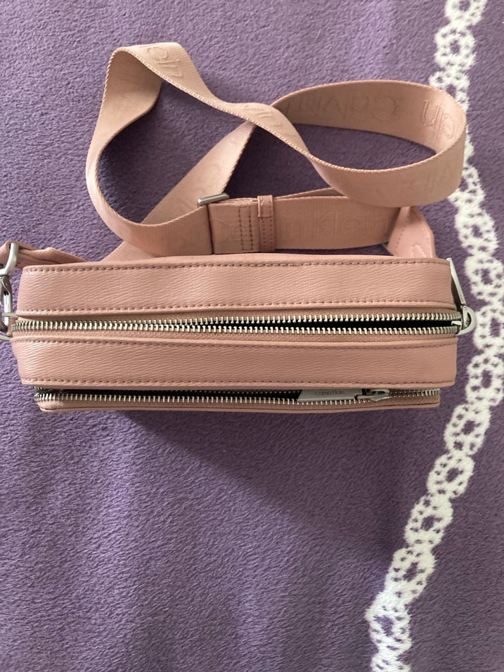 Calvin Klein Pudra pembesi Deri Kadın çanta  Ebatları. 22 x14x6 - Görsel 3