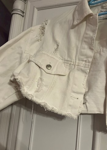 m Beden Düğmeli Beyaz Mini Denim Ceket Bershka