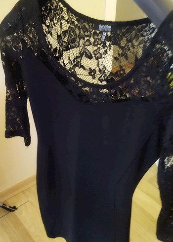 Siyah Dantel Detaylı V Yakalı Mini Elbise - Görsel 5