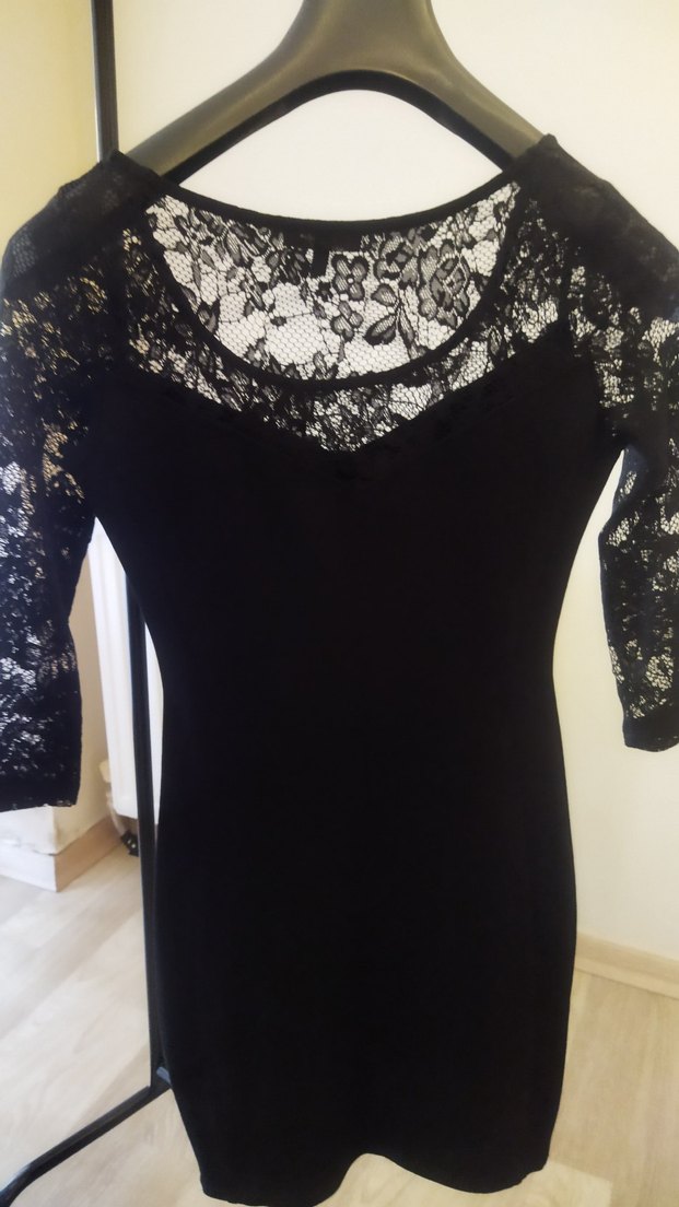 Siyah Dantel Detaylı V Yakalı Mini Elbise - Görsel 4