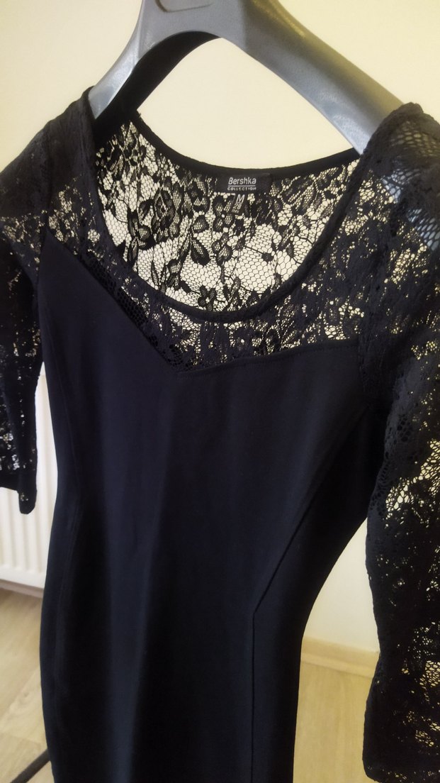 Siyah Dantel Detaylı V Yakalı Mini Elbise - Görsel 3