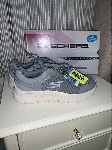 SKECHERS ORJİNAL 38,5