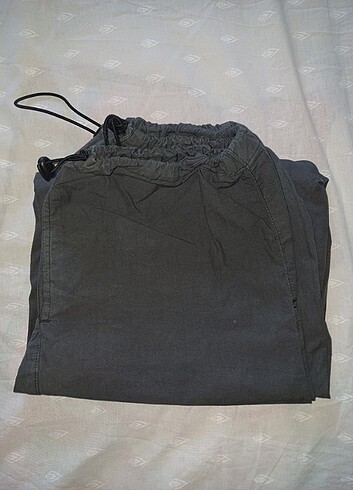 gri paraşüt pantalon