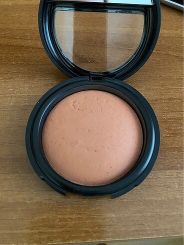 Beden Flormar baked allık 048 pure peach