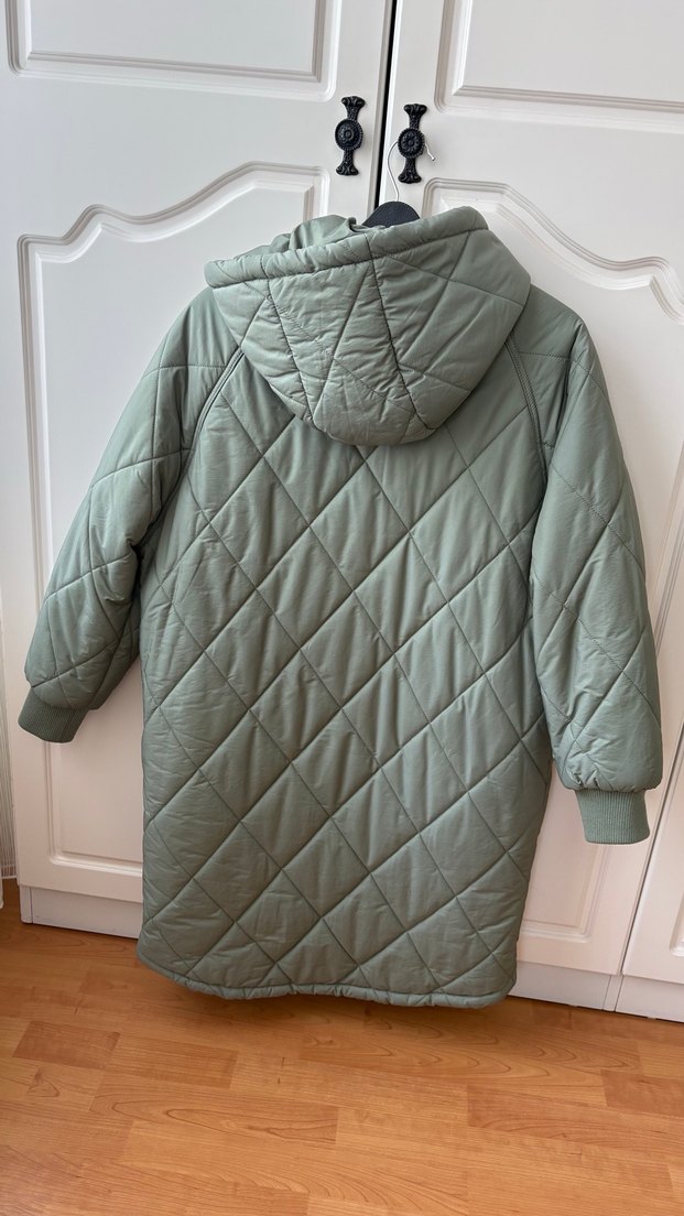 Yeşil Kapüşonlu Kadın Kışlık Mont - Görsel 3