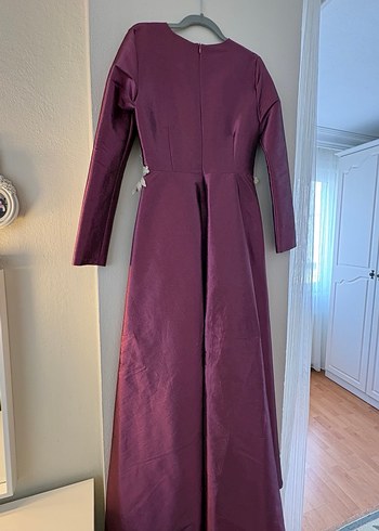 Uzun Kollu Mor İşlemeli Abiye Elbise - Görsel 4