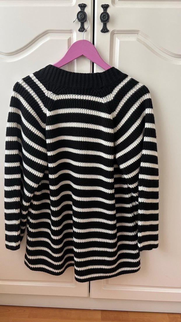 Çizgili Siyah Beyaz triko hırka - Görsel 3