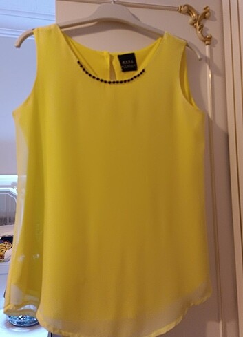 Zara Zara marka sarı şifon kolsuz bluz 
