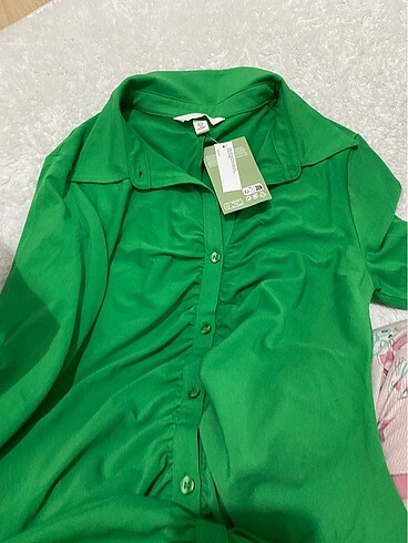 m Beden yeşil Renk H&M düğmeli midi elbise