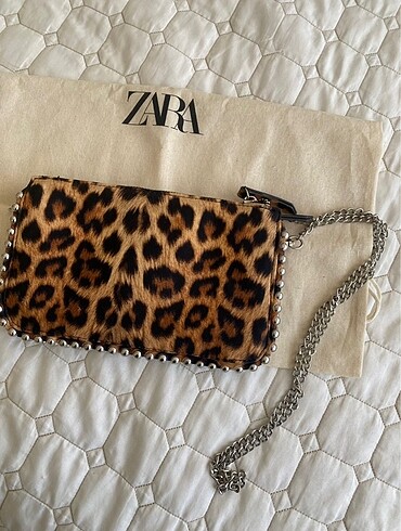 Zara zımbalı leopar çanta