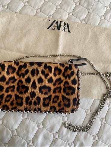 Zara Zara zımbalı leopar çanta