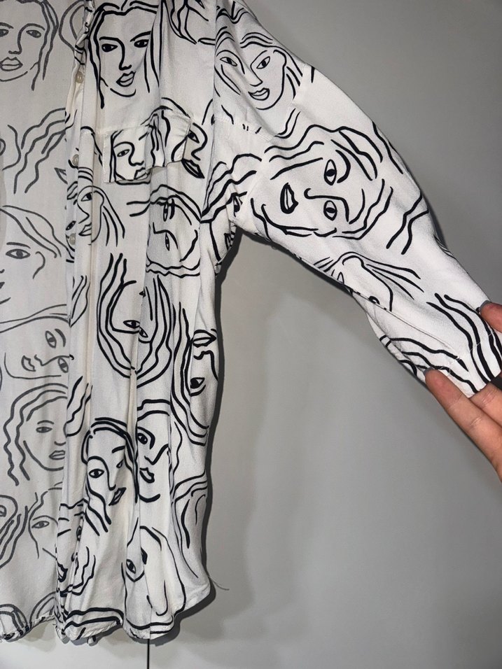 Gri Baskılı Beyaz Keten Gömlek - Görsel 3