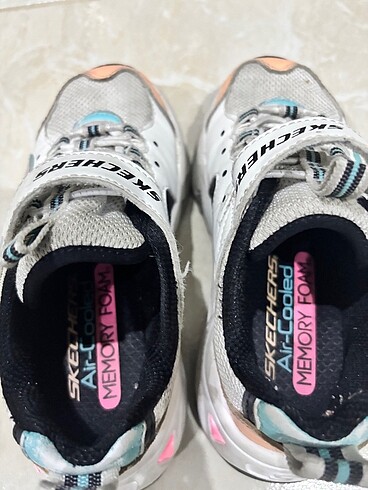 27 Beden beyaz Renk Skechers kız çocuk