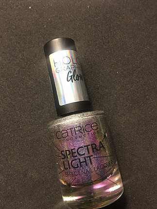 Catrice Hologram Oje 