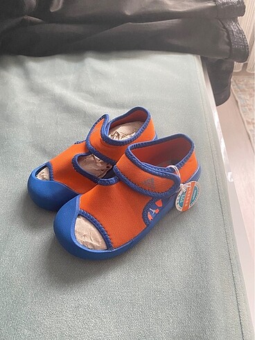 21 Beden turuncu Renk Sıfır Orjinal Adidas Bebek Sandalet
