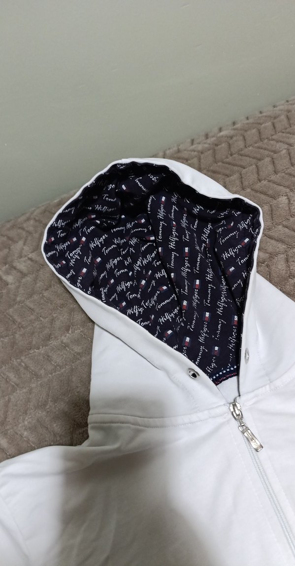 Beyaz Kapüşonlu - Görsel 3