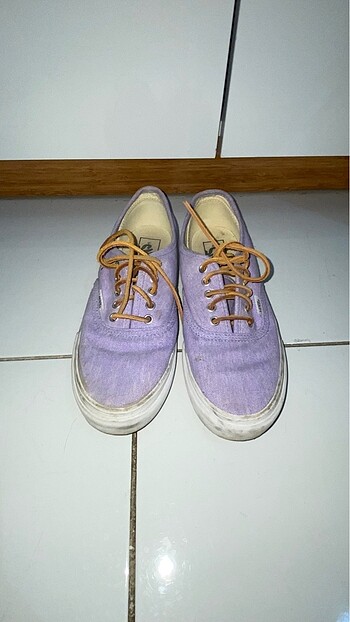 Mor kadın vans