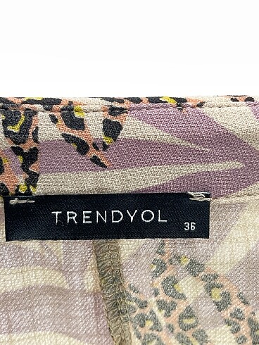 36 Beden çeşitli Renk Trendyol & Milla Kısa Tulum %70 İndirimli.